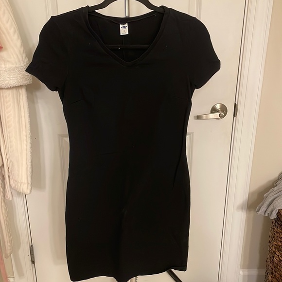 Old Navy Dresses & Skirts - Black Old Navy V Neck Bodycon Dress